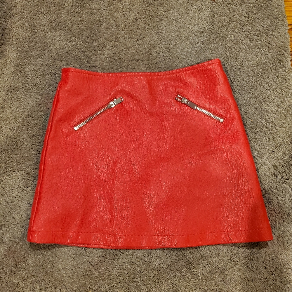 Girls F21 sz 9/10 faux red leather skirt
